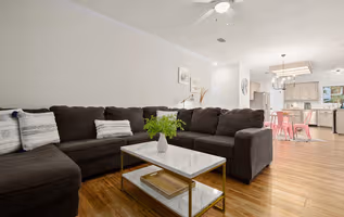 Green Oaks Cir Apartment