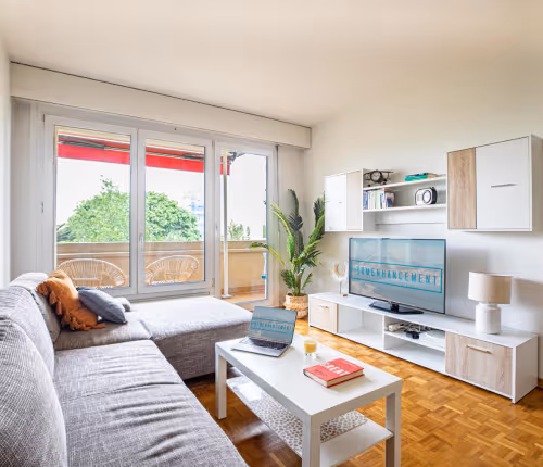 Magnificent rooftop 2 bedroom with large Balcony