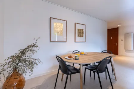 Magnificent rooftop 2-Bedroom flat with large balcony