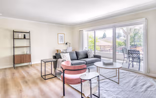 Cowper Street Apartment