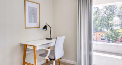 Cowper Street Apartment