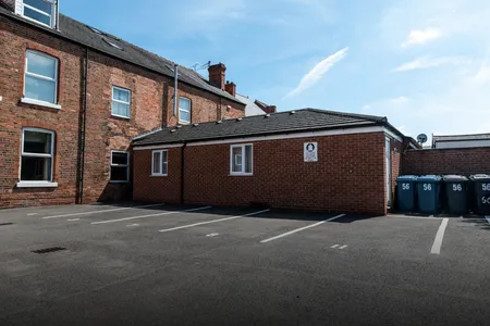 Parking at Stunning 2 Bed Apartment | Free Parking &amp; Wifi
