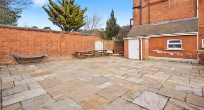 Flat 3,  Sittingbourne Road