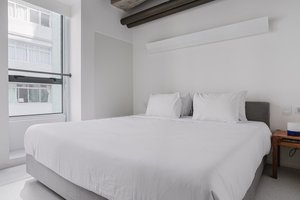 Alameda Joaquim Eugênio De Lima Apartment