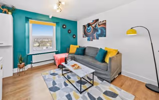 2nd Floor Flat, 272 North Road West