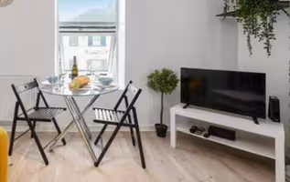 First Floor Flat, 272 North Road West