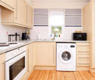 APT 5, Markeden Court