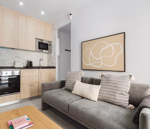 Carrer de Service Apartments