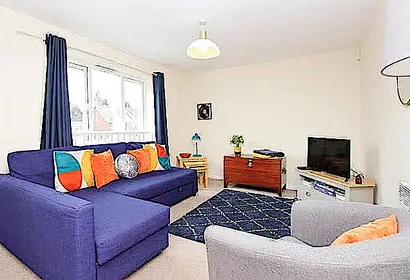 APT 5, Markeden Court