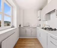 2-bed apartment with parking near Canary Wharf!