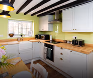 Beautiful Countryside Cottage | Peaceful Setting