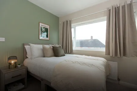 Stylish 3 Bed Home | Driveway Parking and Wi-Fi