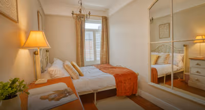 Beautiful and Cosy Home | Free Parking & Wi-Fi