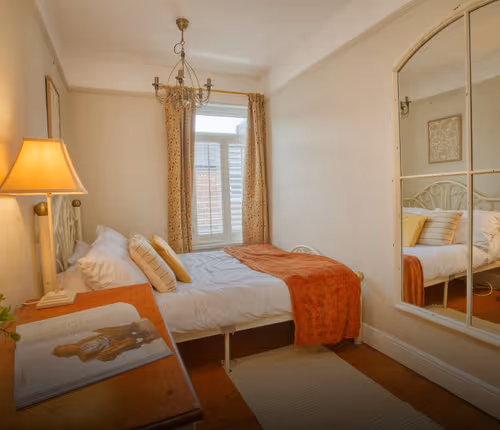 Beautiful and Cosy Home | Free Parking & Wi-Fi