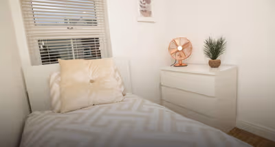 Inviting & Spacious Home | Free Parking | Hospital