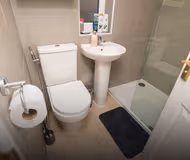 Inviting & Spacious Home | Free Parking | Hospital