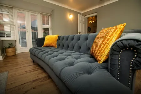 Inviting & Spacious Home | Free Parking | Hospital