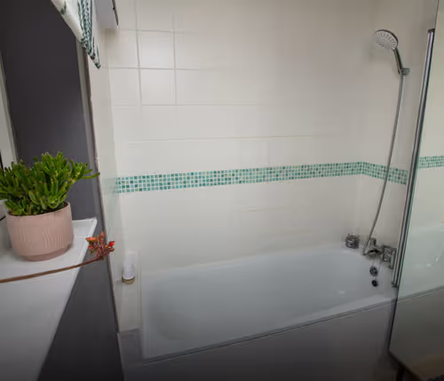 Cosy & Welcoming Home | Free Parking | City Centre