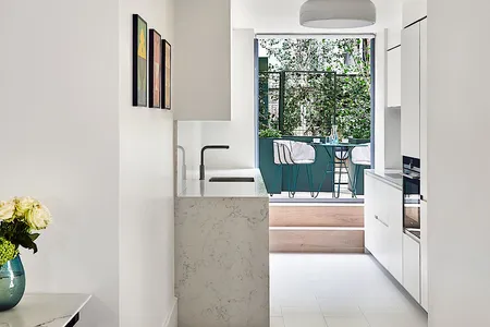 Metropolitan Residence Apartment at Brick Street