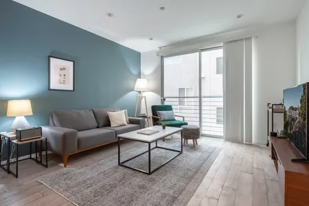S Beverly Glen Blvd Apartment