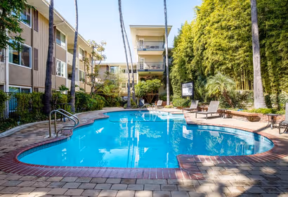 Sunset Barrington Gardens Apartment