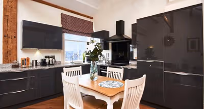 Apartment 14, Hunters House by Mia Partners