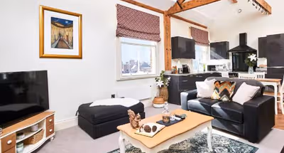 Apartment 14, Hunters House by Mia Partners