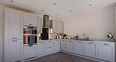 Stunning Four Bed Home | Free Parking and Wi-Fi