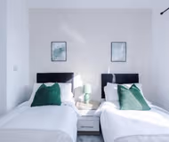 Lodgeside Avenue by Mia Partners