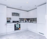 Lodgeside Avenue by Mia Partners