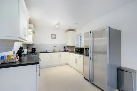 Modern Comfort 4 Bedroom, 3 Bath House in Larchfield