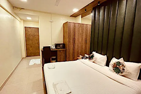 Santacruz Highway Apartment