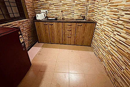 Santacruz Highway Apartment