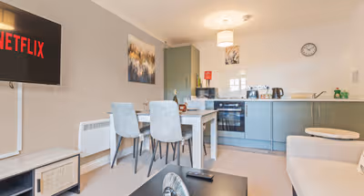 Sage Corner - Free Parking, FastWifi, SmartTV with Netflix by Yoko Property