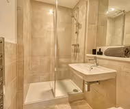 806 Park Central