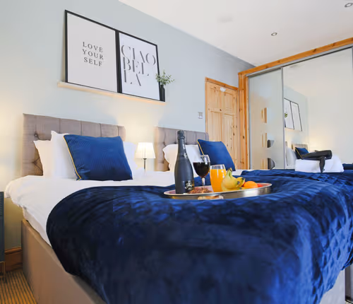 Central House with Free Parking, Super-Fast Wifi, Garden, Balcony, and Smart TV with Virgin TV and Netflix by Yoko Property