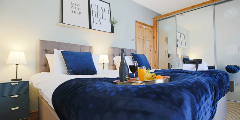 Central House with Free Parking, Super-Fast Wifi, Garden, Balcony, and Smart TV with Virgin TV and Netflix by Yoko Property