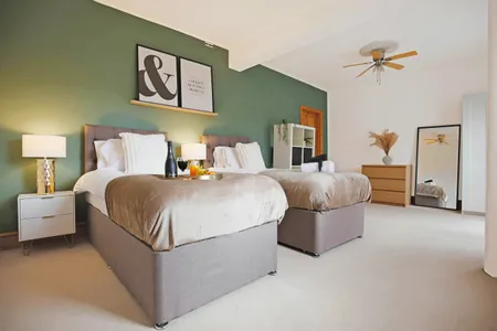 Central House with Free Parking, Super-Fast Wifi, Garden, Balcony, and Smart TV with Virgin TV and Netflix by Yoko Property
