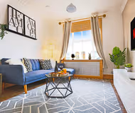 Central House with Free Parking, Super-Fast Wifi, Garden, Balcony, and Smart TV with Virgin TV and Netflix by Yoko Property