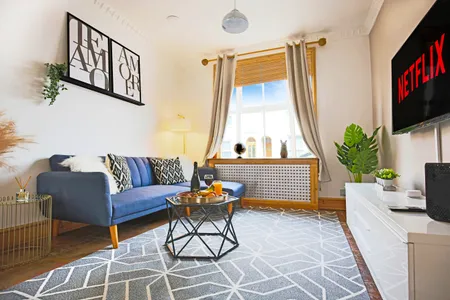 Central House with Free Parking, Super-Fast Wifi, Garden, Balcony, and Smart TV with Virgin TV and Netflix by Yoko Property