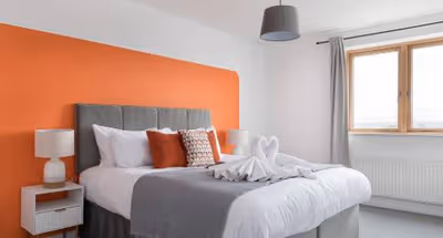 Huntley Crescent by Mia Partners