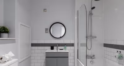 Huntley Crescent by Mia Partners