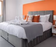 Huntley Crescent by Mia Partners