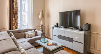 100m² Luxury Paradise in Champs Elysees