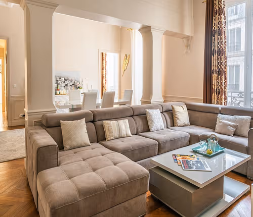 100m² Luxury Paradise in Champs Elysees