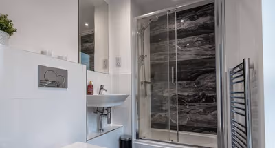 10 Canal House