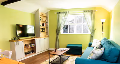 Lowes Cottage by Mia Partners