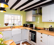 Lowes Cottage by Mia Partners