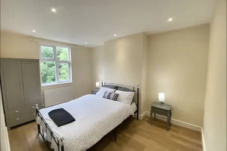 Luxury 2 Bed Apartment in London