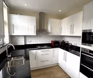 Luxury 2 Bed Apartment in London